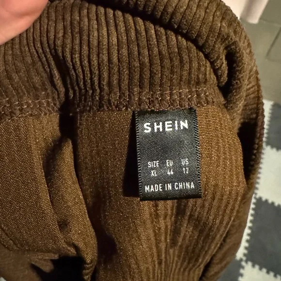 SHEIN Pleated Mini Skirt - Picture 4 of 4